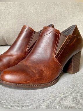 CAT Caterpillar Cognac Leather Booties Block Heel Slip On Ankle Boots Size 9W